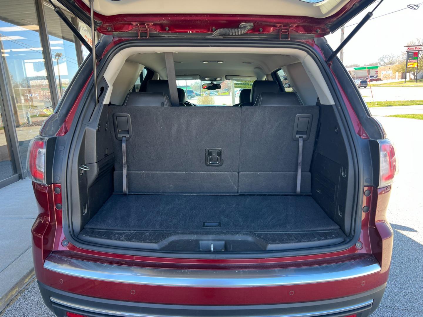 2016 Crimson Red Tintcoat GMC Acadia SLT-1 FWD (1GKKRRKD9GJ) with an 3.6L V6 DOHC 24V engine, 6-Speed Automatic transmission, located at 1633 W Kimberly, Davenport, IA, 52806, (563) 323-5341, 41.559456, -90.598732 - Photo#5